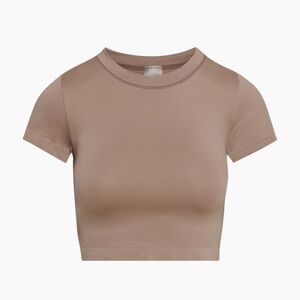 Aritzia Sunday Best seamless crop T-shirt size SMALL